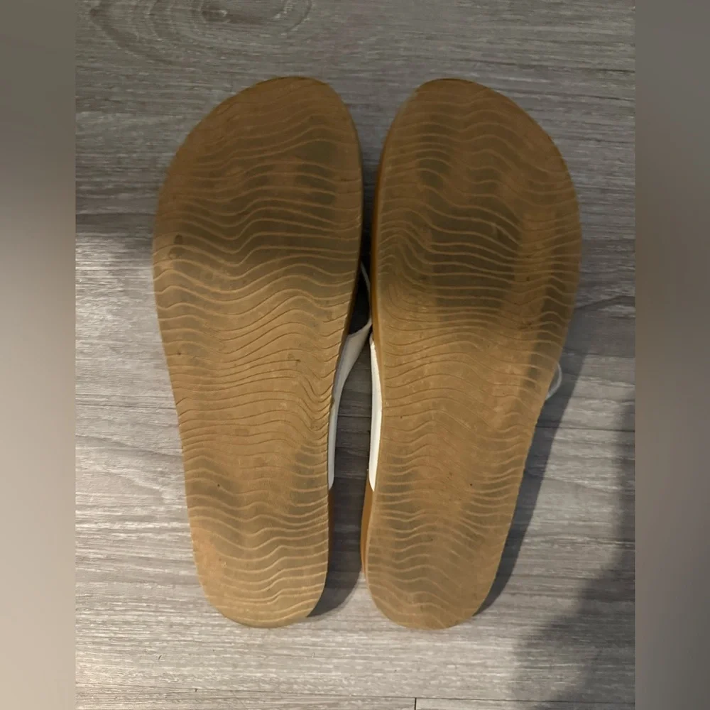 REEF Flip Flops size 9 - Picture 2 of 2